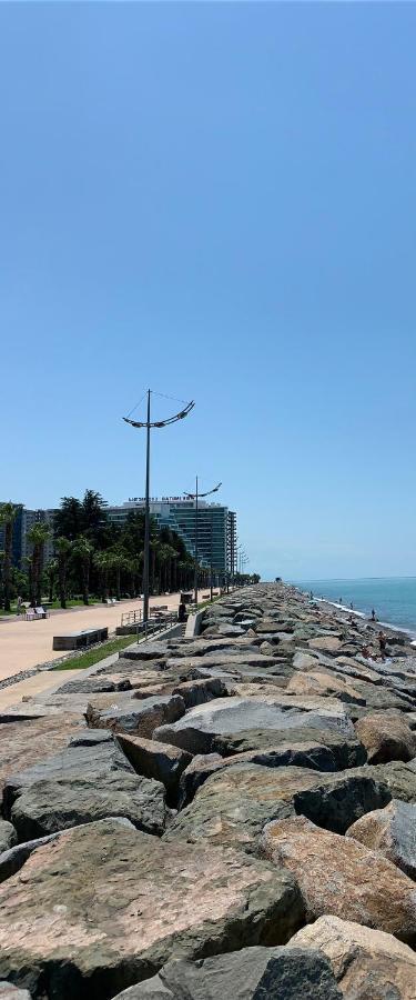 White Sails Apartment Batumi Kültér fotó