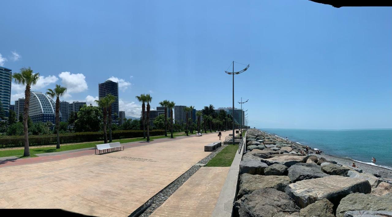 White Sails Apartment Batumi Kültér fotó